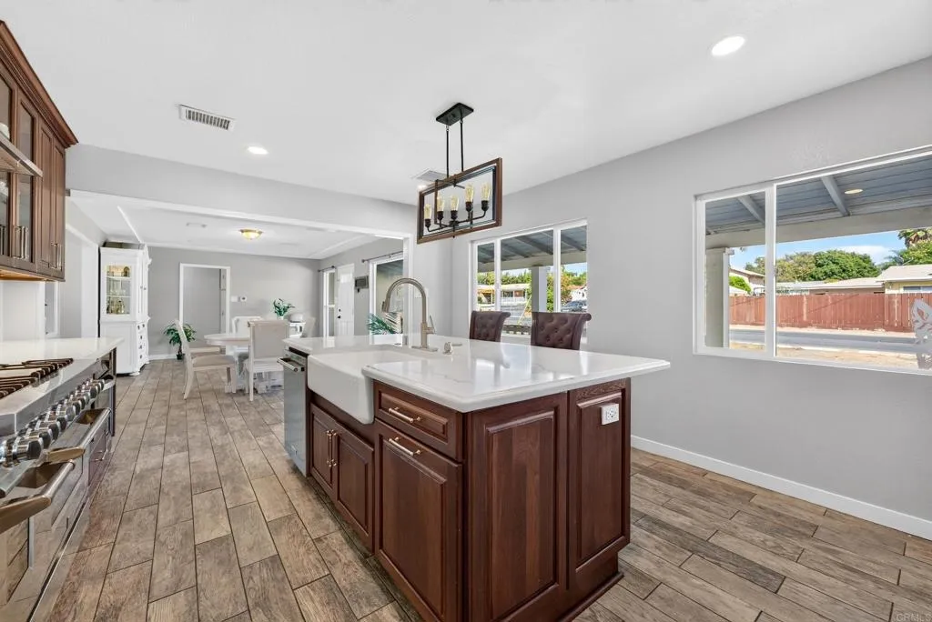 https://cdn.realtyfeed.com/cdn/127/307080332/7990f859f27120b6e1c55de5e13296be.webp