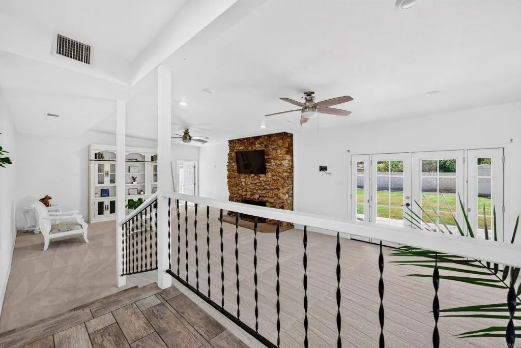 https://cdn.realtyfeed.com/cdn/127/307080332/b8cbf50f48fac415d7bc50c438d2565e.webp