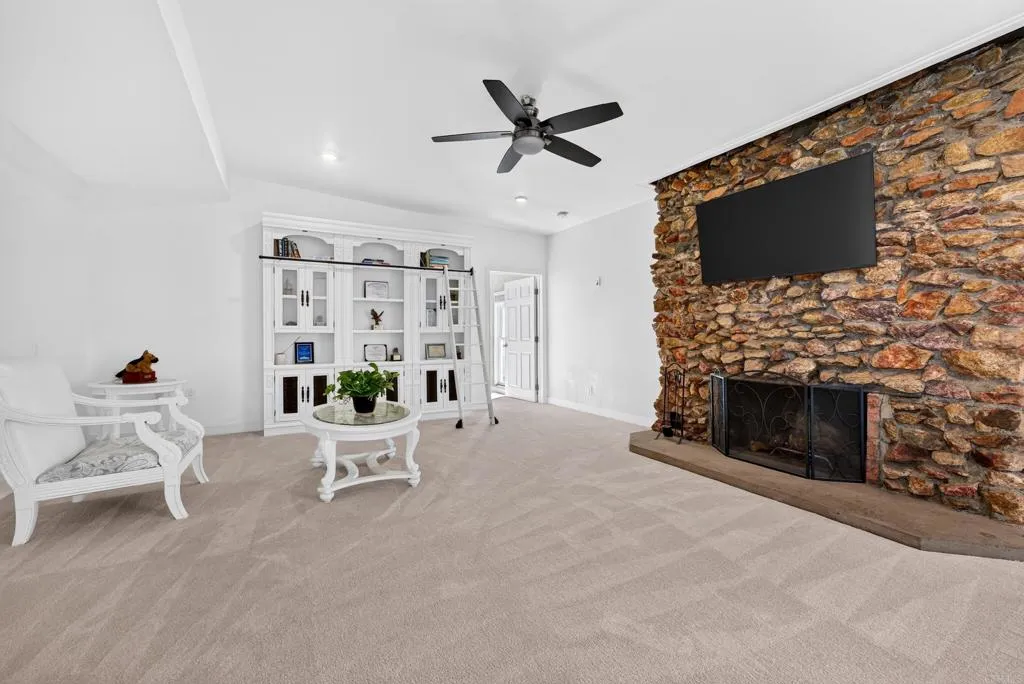 https://cdn.realtyfeed.com/cdn/127/307080332/e556aa6b82b1ede5a4d6f43557829db5.webp