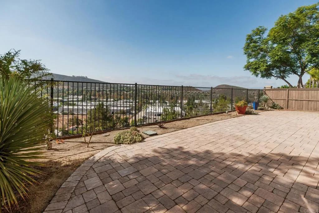 https://cdn.realtyfeed.com/cdn/127/307080336/31573bf2053694c716f665fe2dba93c6.webp