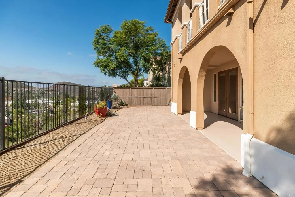https://cdn.realtyfeed.com/cdn/127/307080336/549b178809f4bff4c661c1ffc5cba3bf.webp