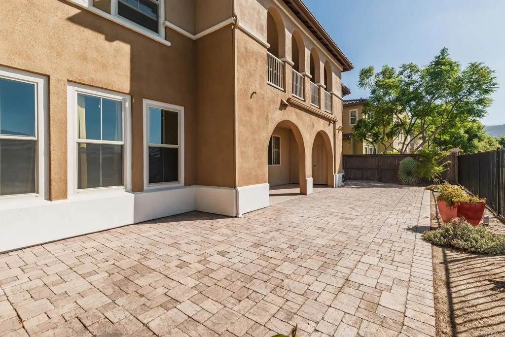 https://cdn.realtyfeed.com/cdn/127/307080336/6b5e782d076d175244d57d04d5978baf.webp