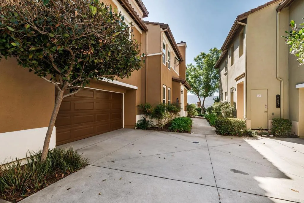 https://cdn.realtyfeed.com/cdn/127/307080336/985e073f6f5832bcd15cbc7ee2d453f4.webp