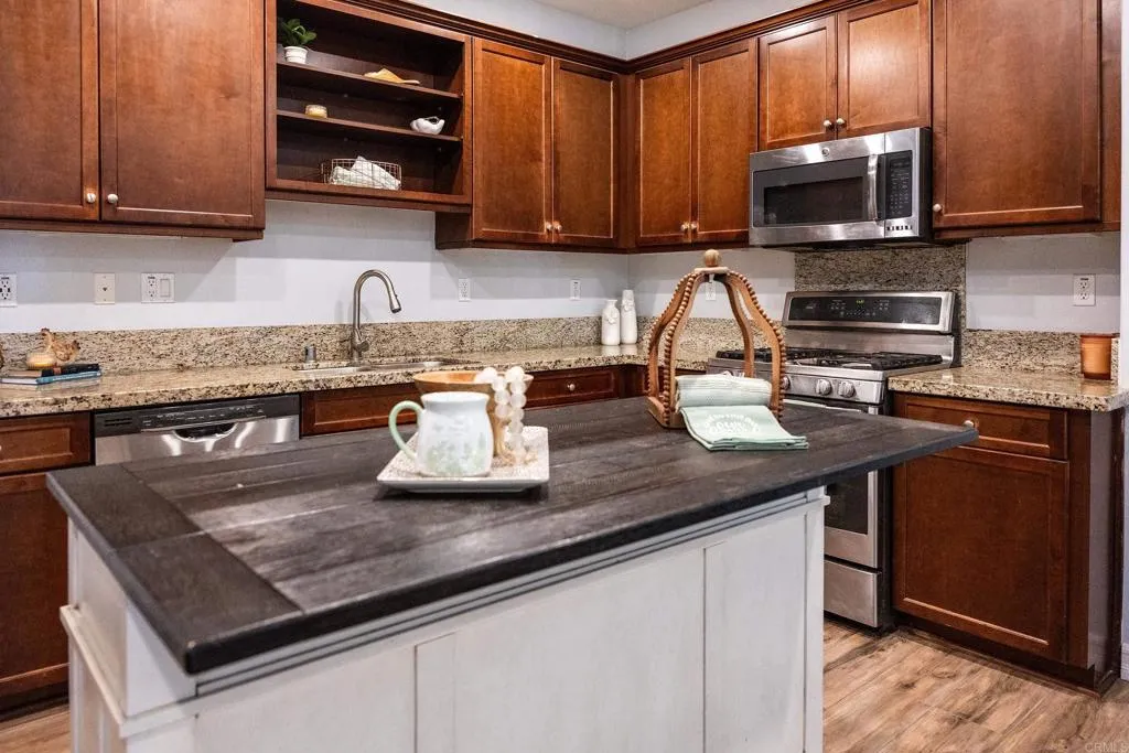 https://cdn.realtyfeed.com/cdn/127/307080339/663b11a7ad9e48befe594a908a235289.webp