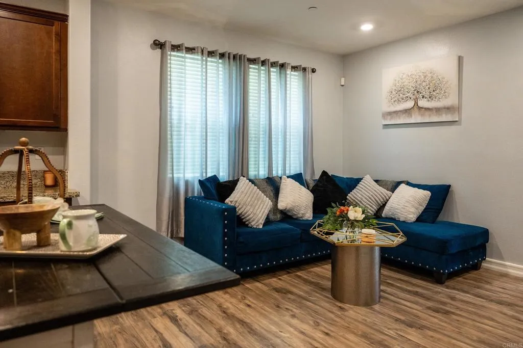 https://cdn.realtyfeed.com/cdn/127/307080339/e0285ec3f58f5e237796b11ffacf3c10.webp