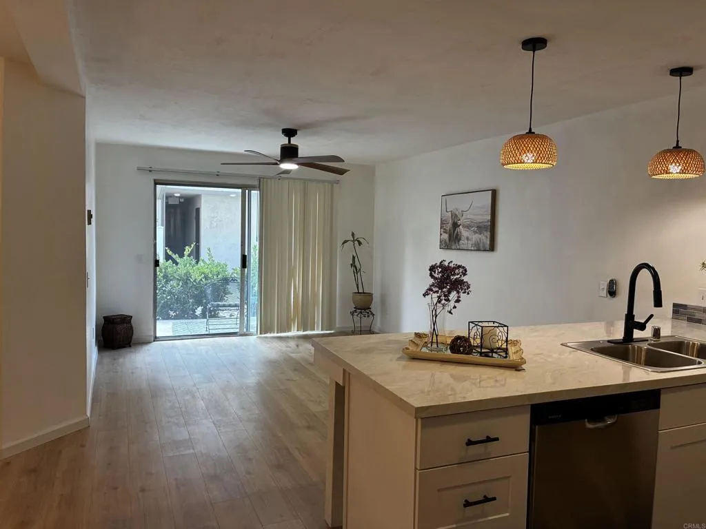 https://cdn.realtyfeed.com/cdn/127/307080340/b764199f111447da1400d70b0ddce5ea.webp