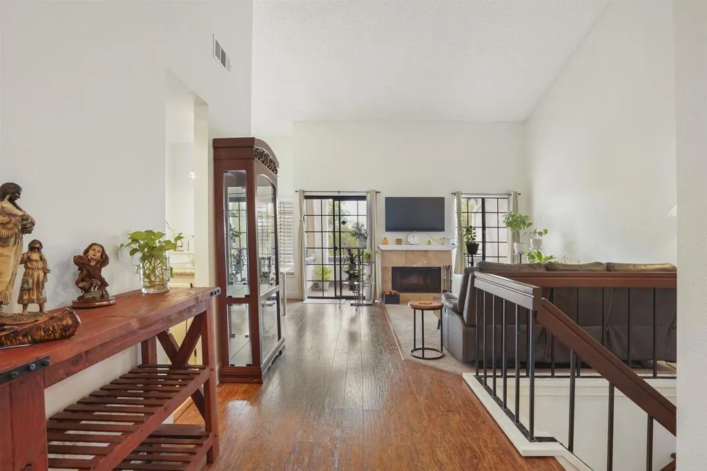https://cdn.realtyfeed.com/cdn/127/307080341/ce8c5b46adec7db3d74bbb658713d576.webp