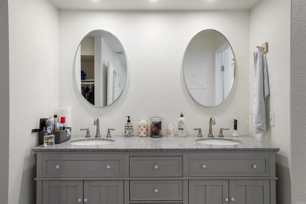 https://cdn.realtyfeed.com/cdn/127/307080341/d40a68dfe1885366b1af7535d82521f3.webp
