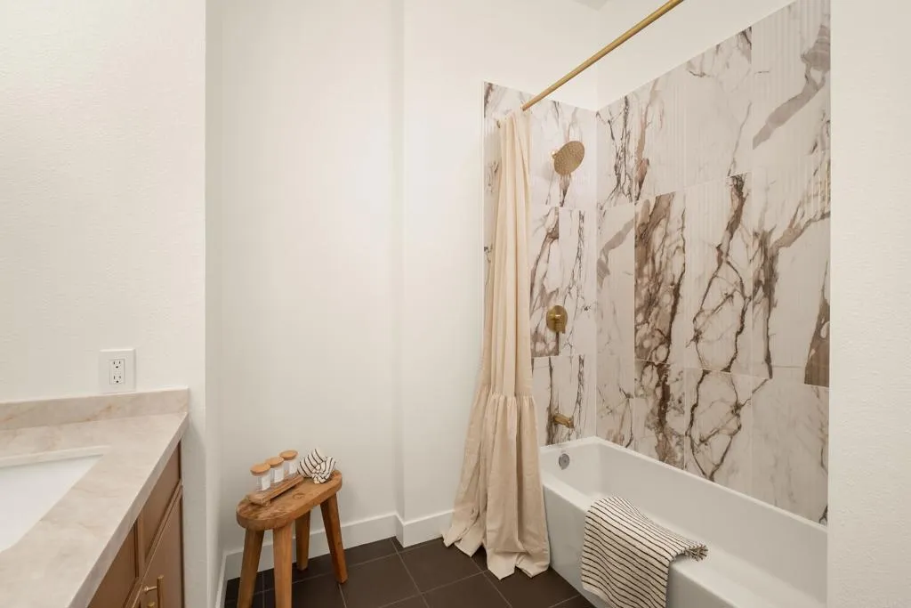 https://cdn.realtyfeed.com/cdn/127/307080376/13517f7268737ee3d06f8ef55c3e3d19.webp