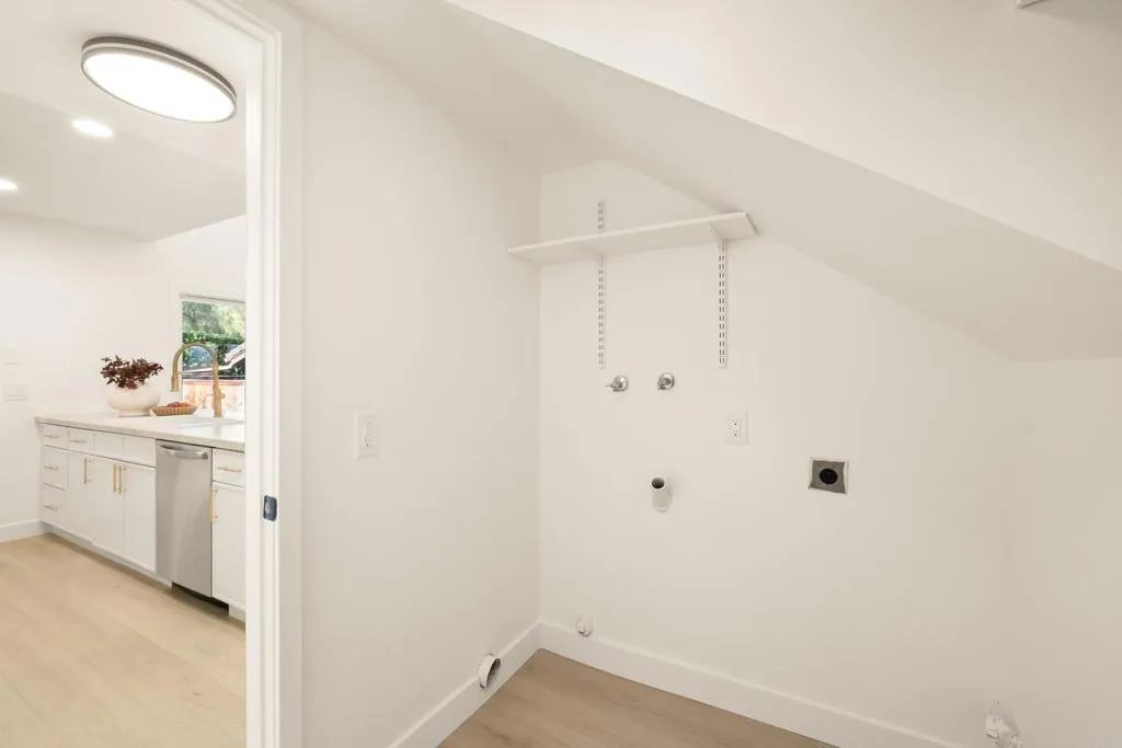 https://cdn.realtyfeed.com/cdn/127/307080376/ad971770bafaa950ec4a0165b54820e9.webp