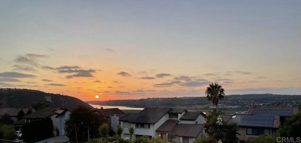 https://cdn.realtyfeed.com/cdn/127/307080378/53115602e89d4f4faa5e24f551ad4bb9.webp