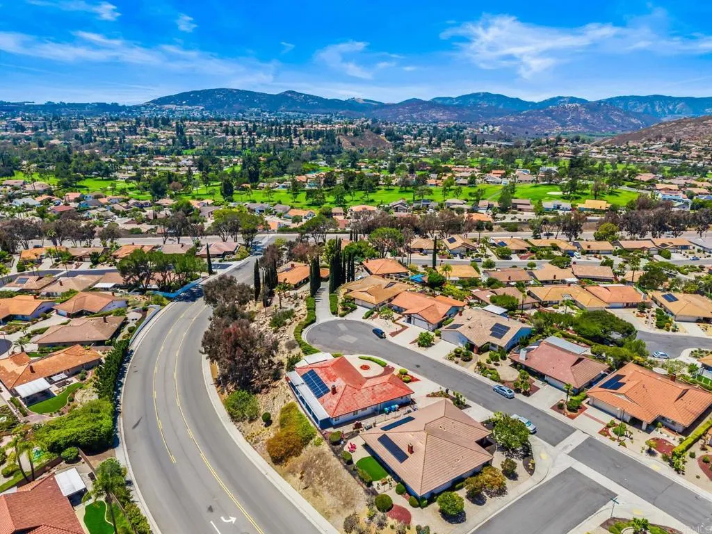 https://cdn.realtyfeed.com/cdn/127/307080379/fb70b0c423a7675da25895177e49bfc9.webp