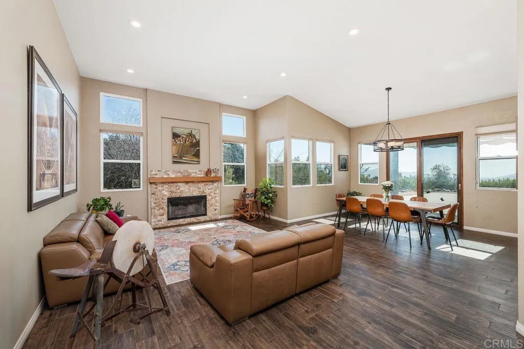 https://cdn.realtyfeed.com/cdn/127/307080383/4520a13aeb036d418e2c494d3fc5d20c.webp