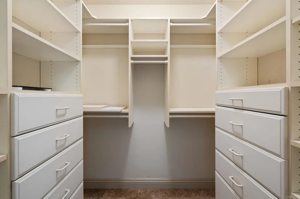 https://cdn.realtyfeed.com/cdn/127/307080387/8cb81c099a4c8401ef2de9b9e4573eae.webp