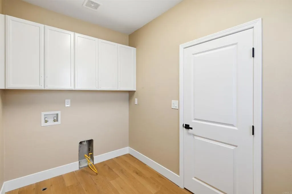 https://cdn.realtyfeed.com/cdn/127/307080390/2f53bde14c5da625a9b0ef73a7cada44.webp