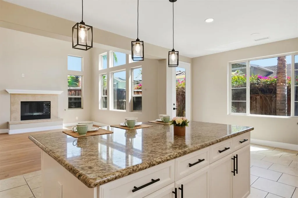https://cdn.realtyfeed.com/cdn/127/307080390/41cc0e65639f3803099eb78d975f1fc6.webp