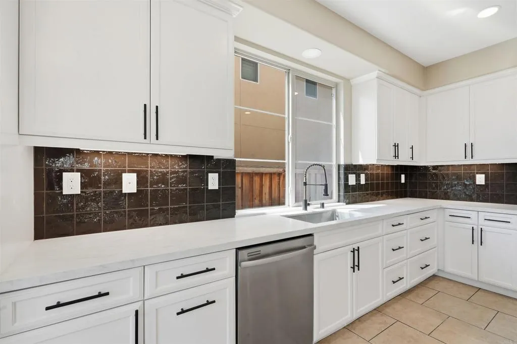 https://cdn.realtyfeed.com/cdn/127/307080390/713948d9fc56060e6045267dc5a9e5ce.webp