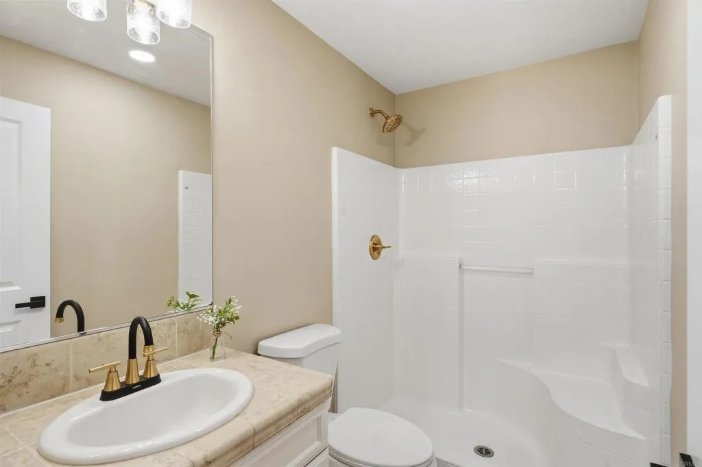https://cdn.realtyfeed.com/cdn/127/307080390/8c6e0870cf0fba5098e329076817cb93.webp