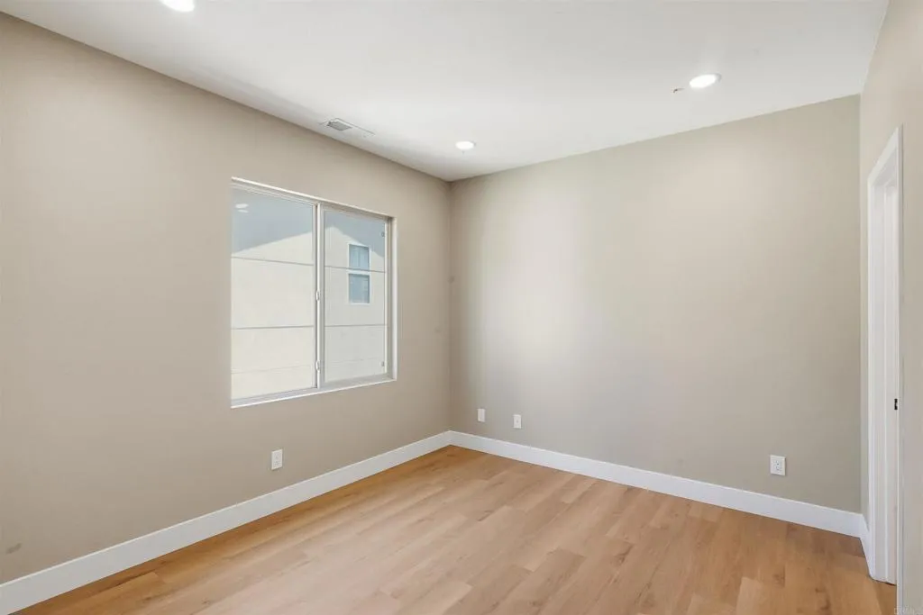 https://cdn.realtyfeed.com/cdn/127/307080390/979d1b1487faa4b649a6bd3c9626cf46.webp