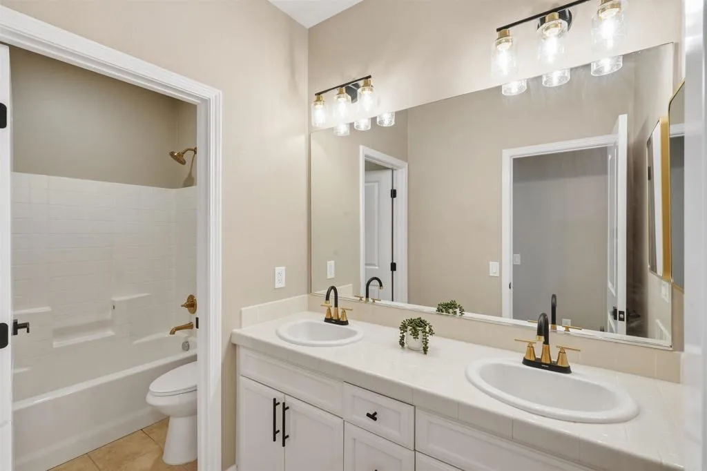 https://cdn.realtyfeed.com/cdn/127/307080390/c363117401f0de08f94aa86024911729.webp