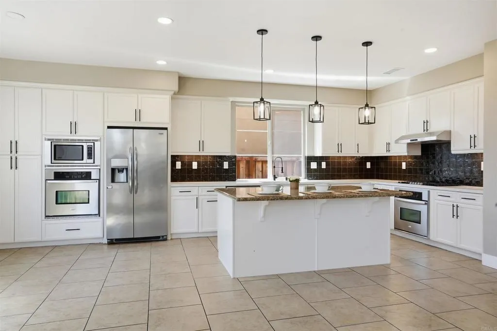 https://cdn.realtyfeed.com/cdn/127/307080390/ff2b822c7230a7bd236dd9db8668375c.webp