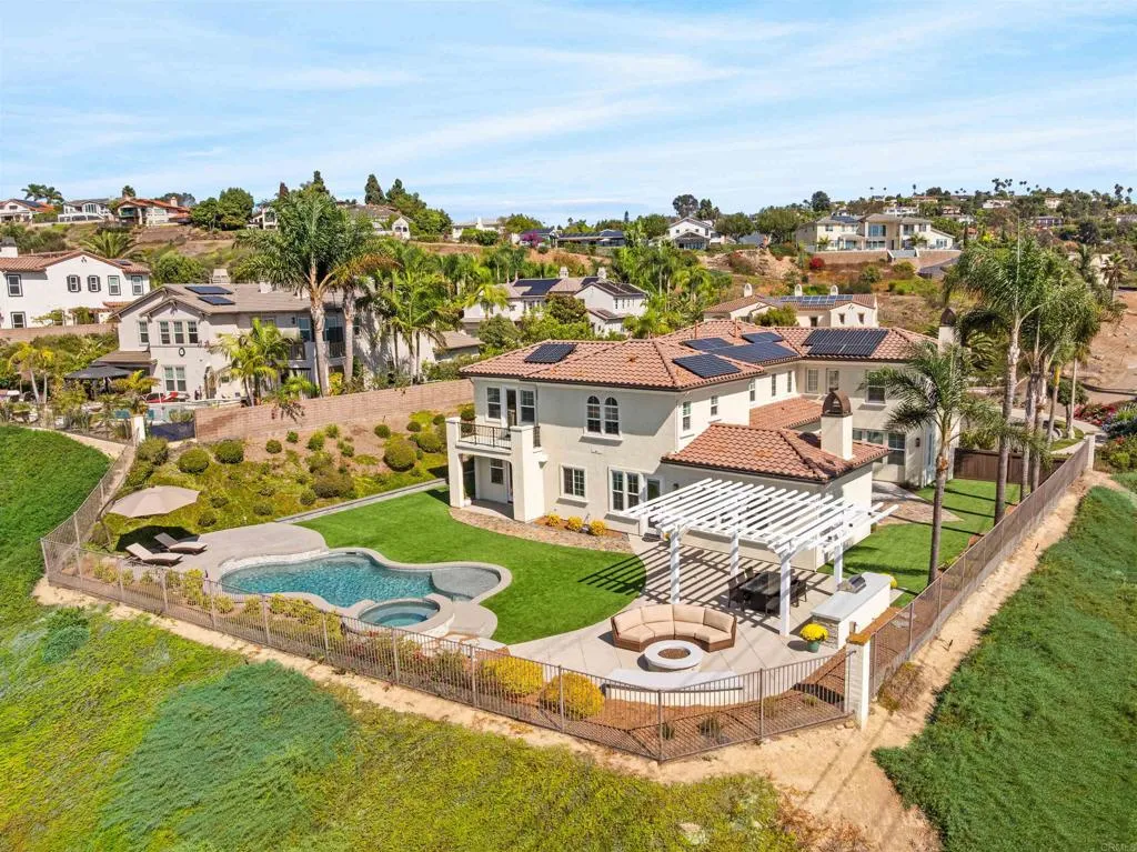 6951 Amber Lane, Carlsbad, CA 92009 - Main photo, Carlsbad, CA