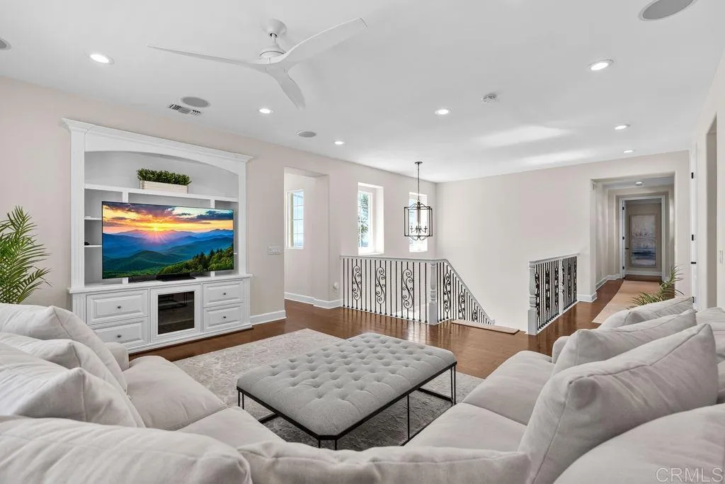 https://cdn.realtyfeed.com/cdn/127/307080398/93b00c811c7c0b5df3a2b793a3ad9f27.webp