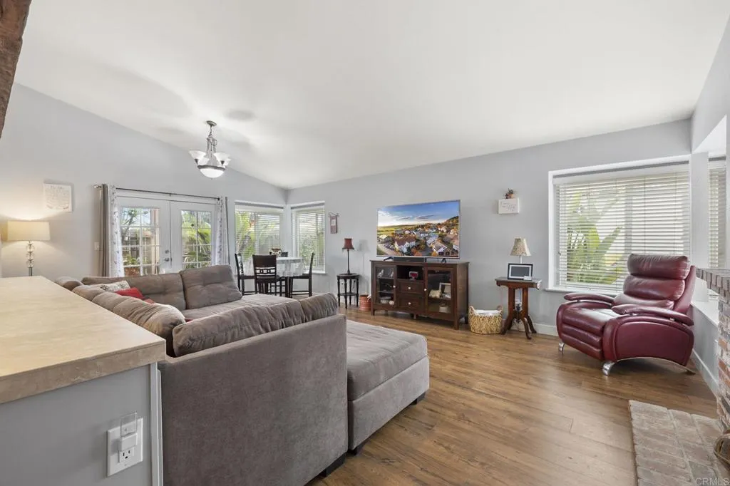 https://cdn.realtyfeed.com/cdn/127/307080420/00b1aa489fe5eab66f997ee31144e9cf.webp