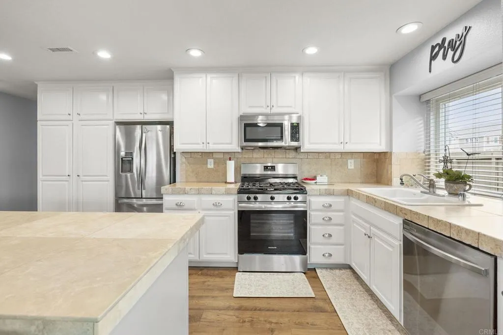 https://cdn.realtyfeed.com/cdn/127/307080420/735fb7475db4e4373af88ca5557b10dc.webp