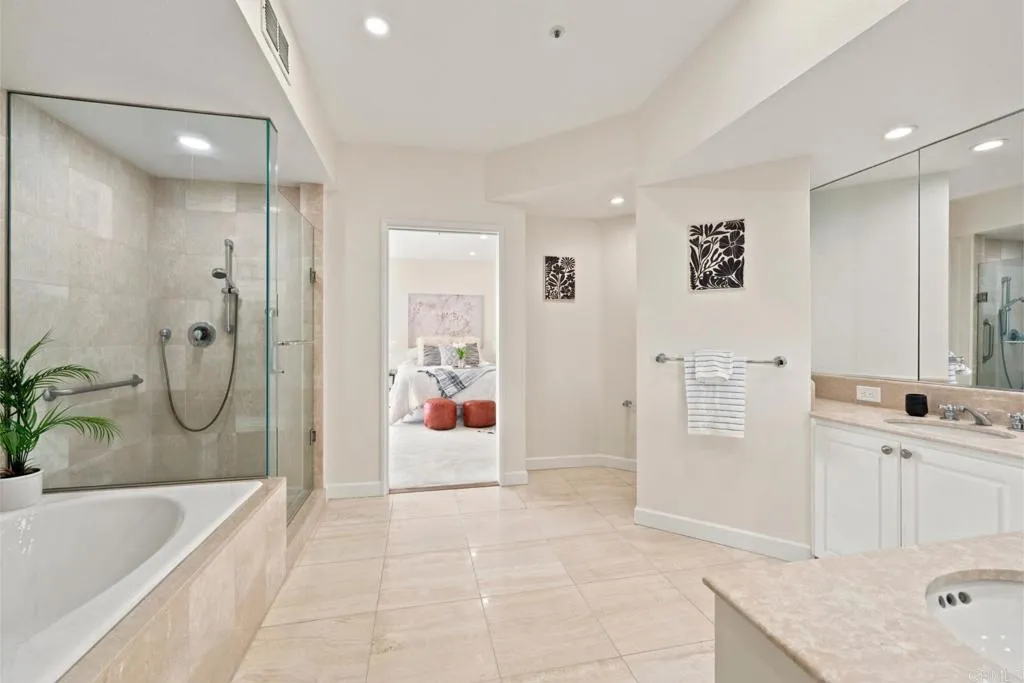 https://cdn.realtyfeed.com/cdn/127/307080458/193fa64632af033a09870faaec20d7cb.webp