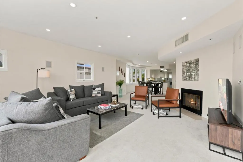 https://cdn.realtyfeed.com/cdn/127/307080458/ab75cfefa3730379fa66f31e90138e48.webp