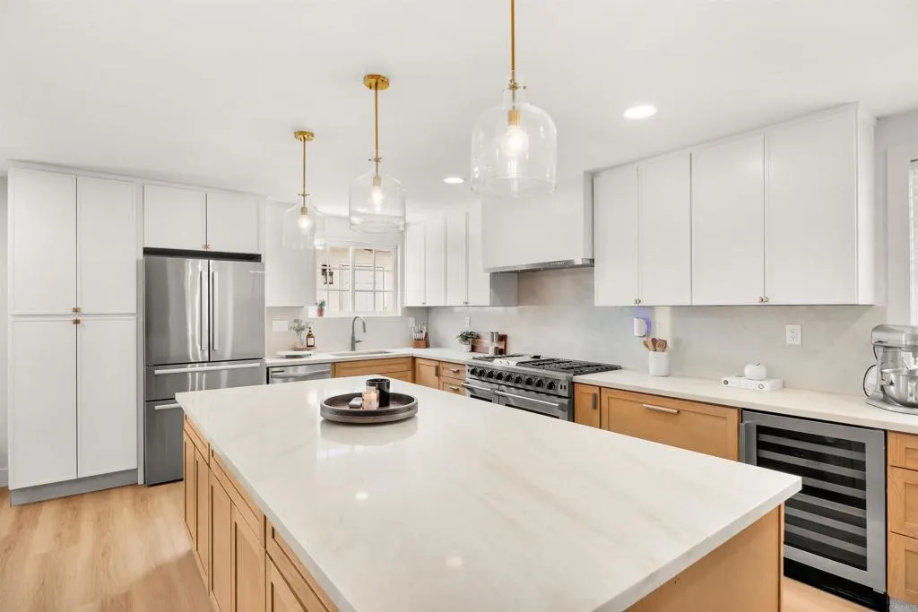 2690 Cowley Way, San Diego, CA 92110 - Main photo, San Diego, CA