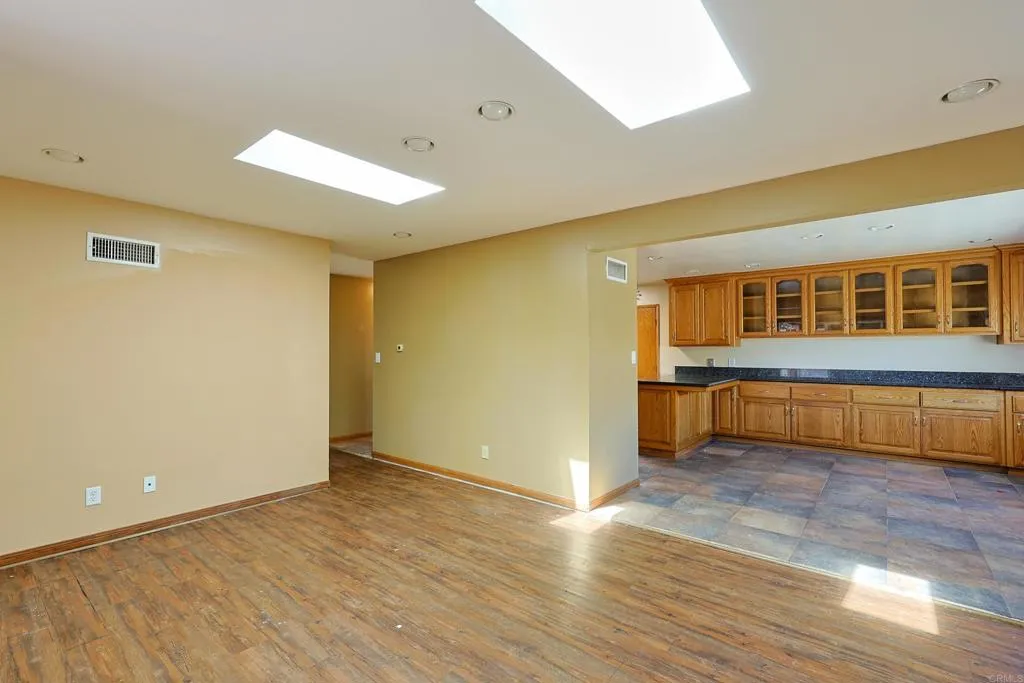 https://cdn.realtyfeed.com/cdn/127/307080586/49e42345c9cf5ecb03f6edf02560a0d1.webp