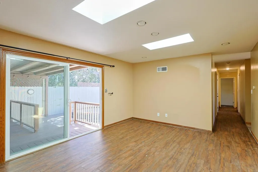 https://cdn.realtyfeed.com/cdn/127/307080586/8b401614587dc088cbc9db25855a6b9c.webp