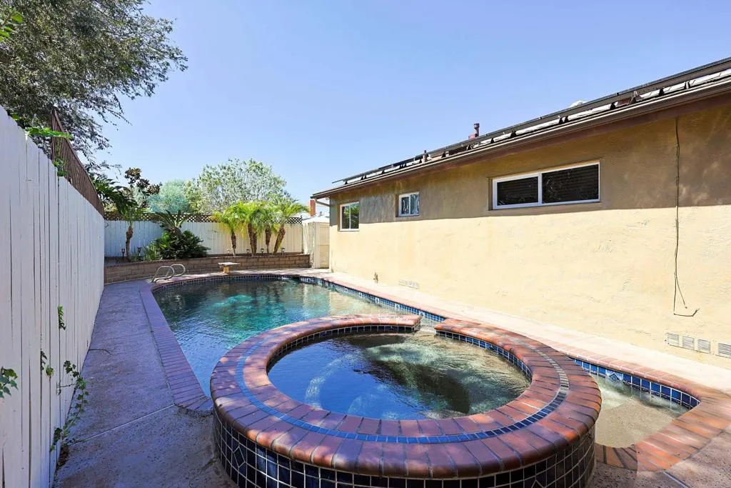 https://cdn.realtyfeed.com/cdn/127/307080586/a0c129e37d92c11af08a31874112a15d.webp
