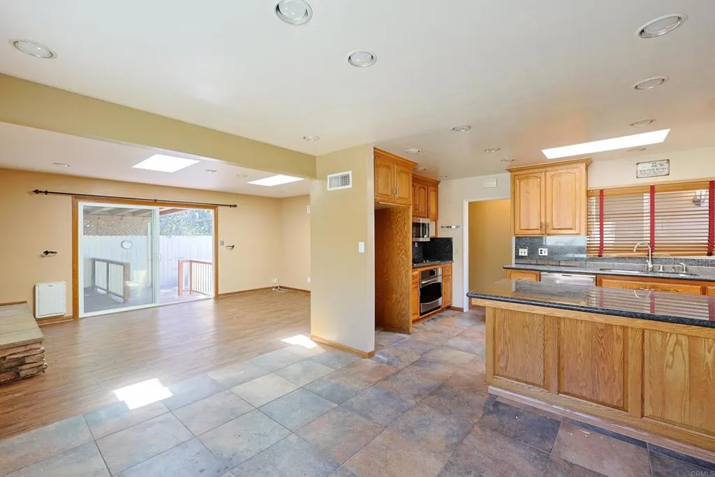 https://cdn.realtyfeed.com/cdn/127/307080586/ce4af0a6029d8edc69d951f405d608d5.webp
