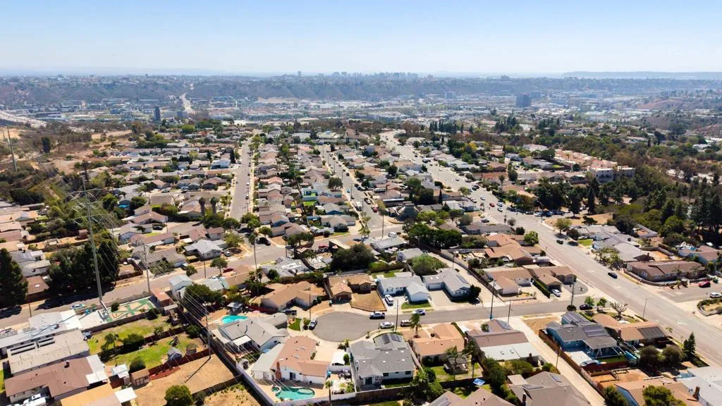 https://cdn.realtyfeed.com/cdn/127/307080586/e01cdbd9017168bae44ebeb20a2c4d34.webp