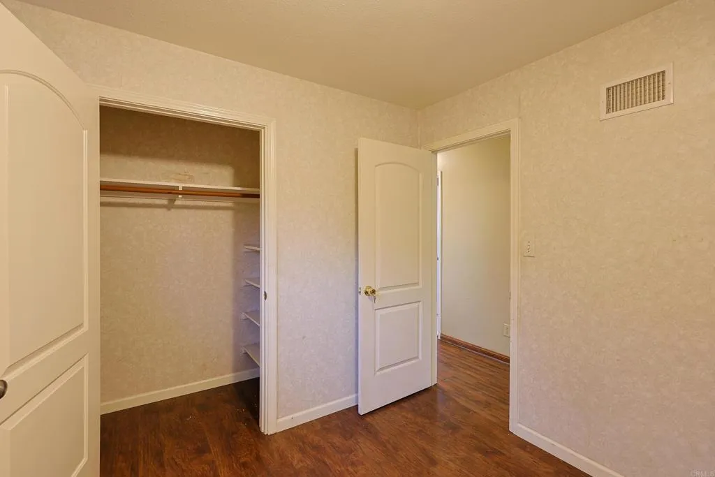 https://cdn.realtyfeed.com/cdn/127/307080586/ebcec35fb7a7b93aa5460e2c1e9c3188.webp