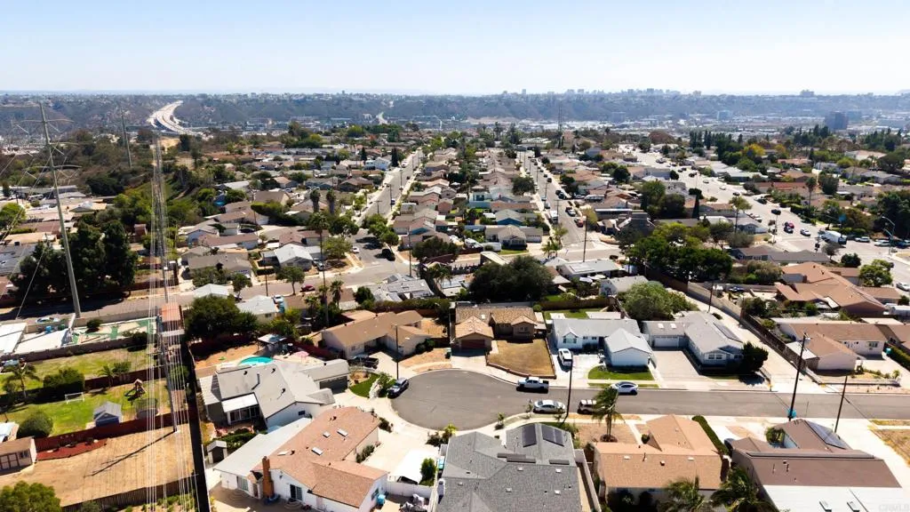 https://cdn.realtyfeed.com/cdn/127/307080586/f2cac2240e621bf95da7ad3174834905.webp
