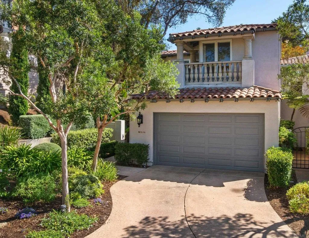 9606 Claiborne Square, La Jolla, CA 92037 - Main photo, La Jolla, CA