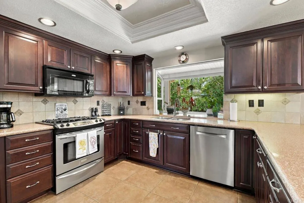 https://cdn.realtyfeed.com/cdn/127/307080705/808b76799346752852dbd867768b6654.webp