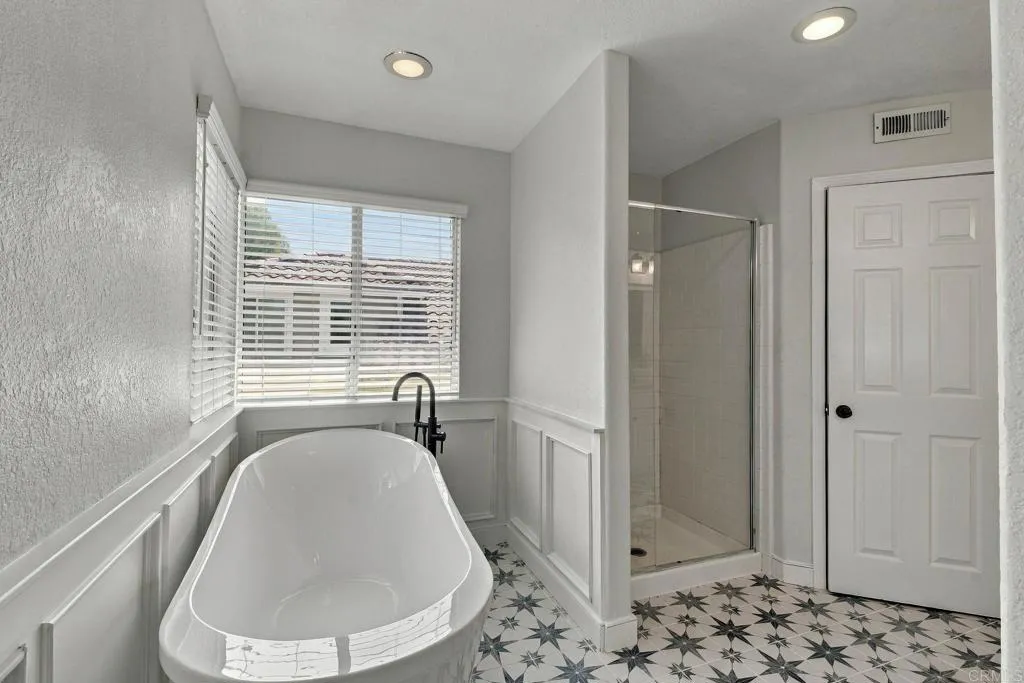 https://cdn.realtyfeed.com/cdn/127/307080705/838e08d6249c4ca6d02f93cf7d4a02d3.webp