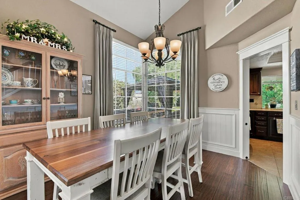 https://cdn.realtyfeed.com/cdn/127/307080705/886440d040a89b3bd644facdf8923105.webp