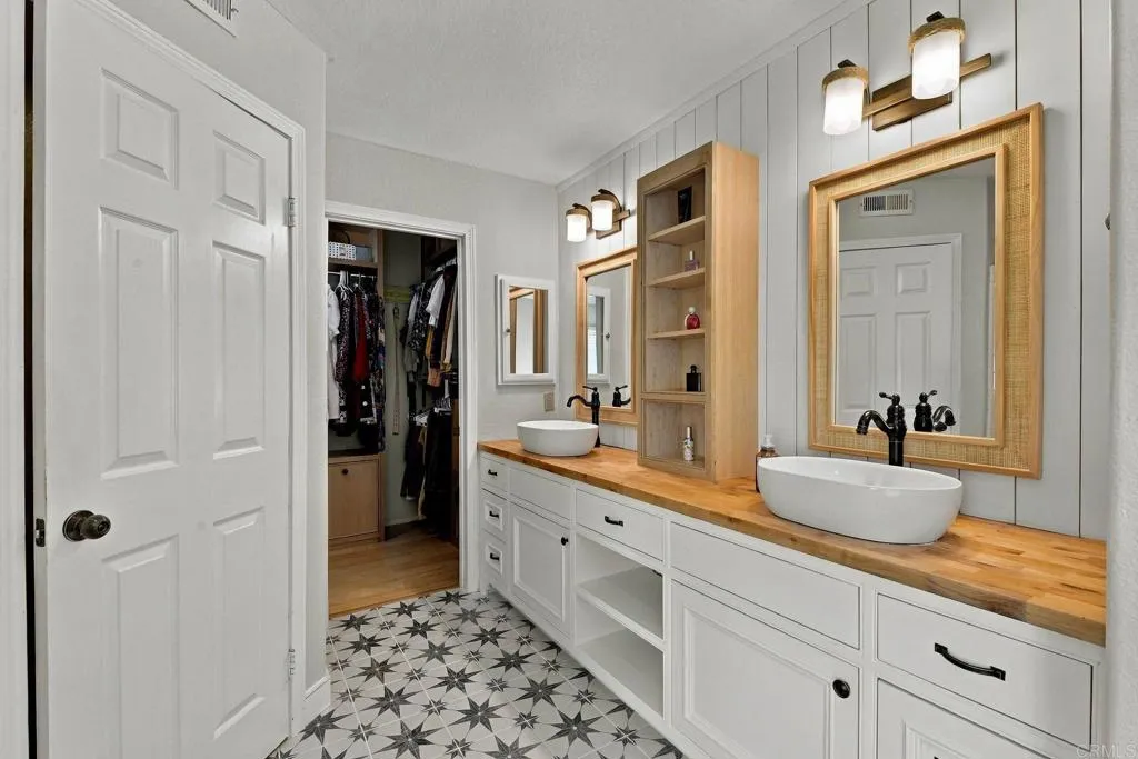 https://cdn.realtyfeed.com/cdn/127/307080705/bd43ca215727785b6111dbb56d3443f3.webp