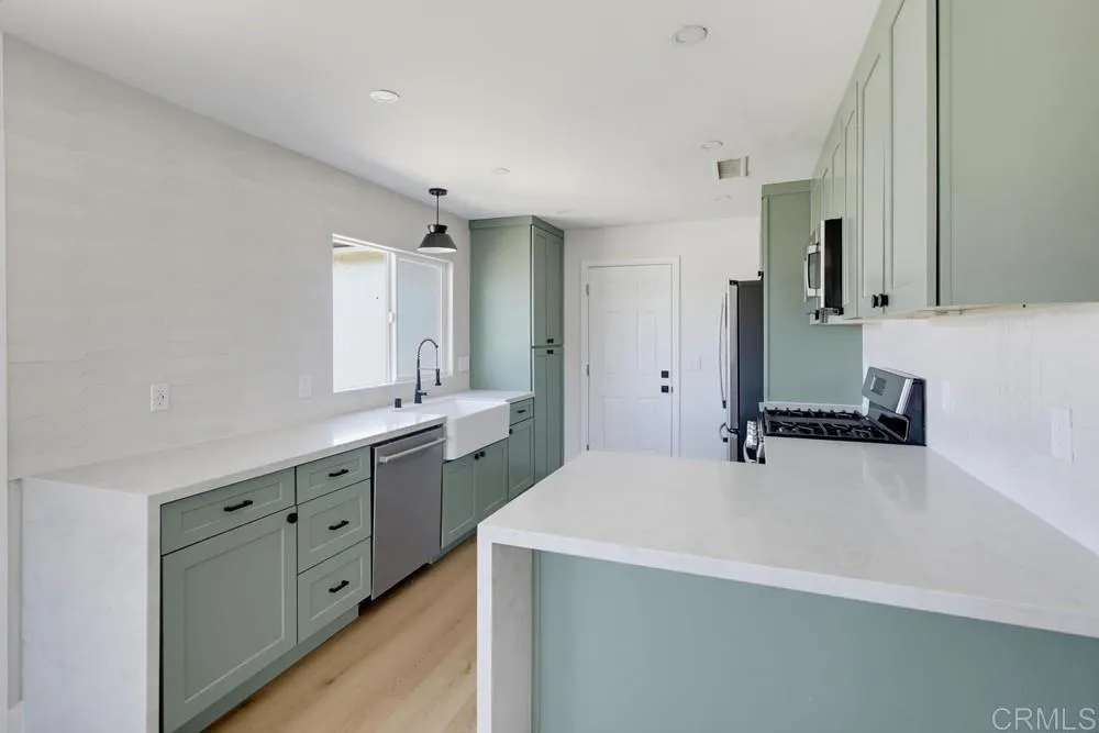 https://cdn.realtyfeed.com/cdn/127/307080706/f86c80dc8fd58a22f6e0301fe32d9c1d.webp