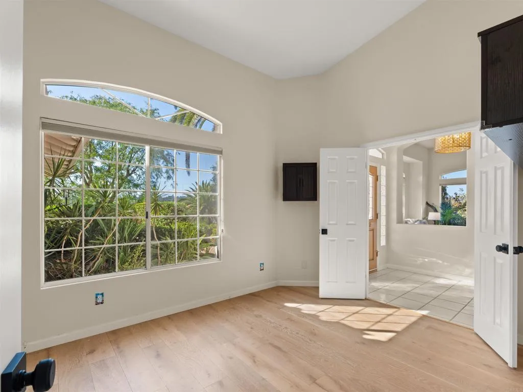 https://cdn.realtyfeed.com/cdn/127/307080735/046b9284b7916a209aefd4a0f175c023.webp