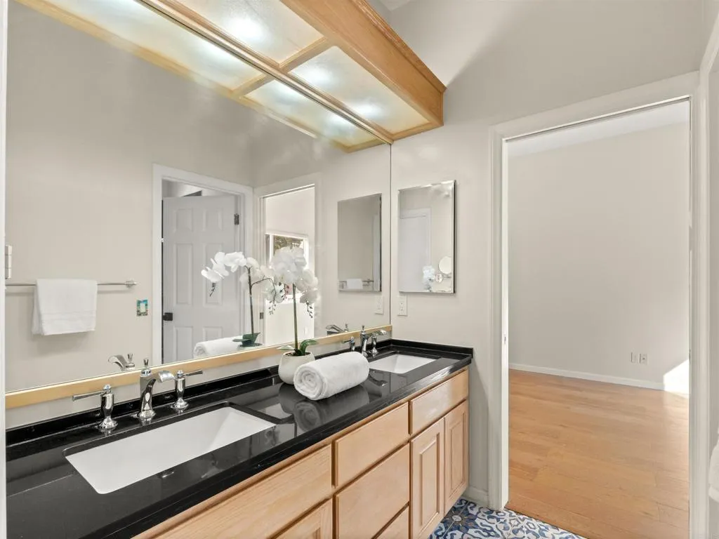 https://cdn.realtyfeed.com/cdn/127/307080735/17ac3c67d63ef31b19a45f0be790c1fd.webp