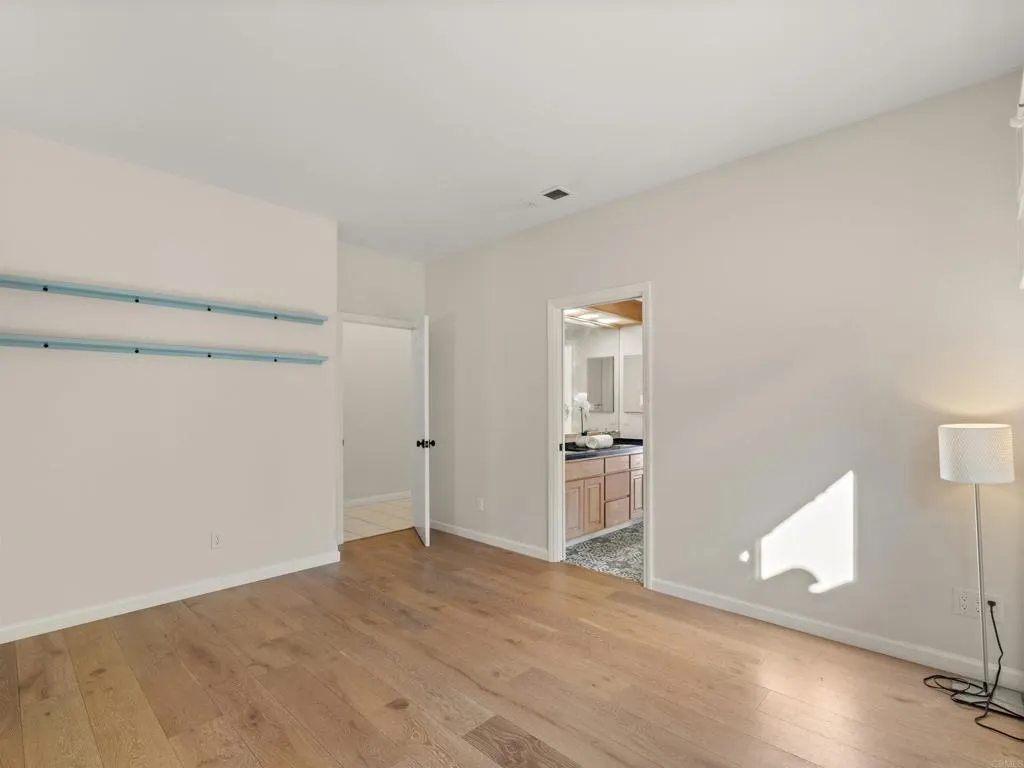https://cdn.realtyfeed.com/cdn/127/307080735/3067303836db863f68389bec65c81418.webp