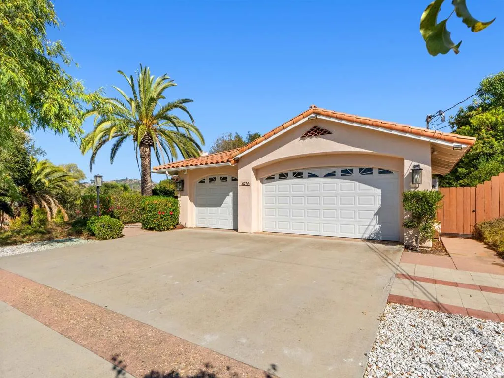 https://cdn.realtyfeed.com/cdn/127/307080735/32ce7d571e3a0d61241d75e51ecf2b46.webp