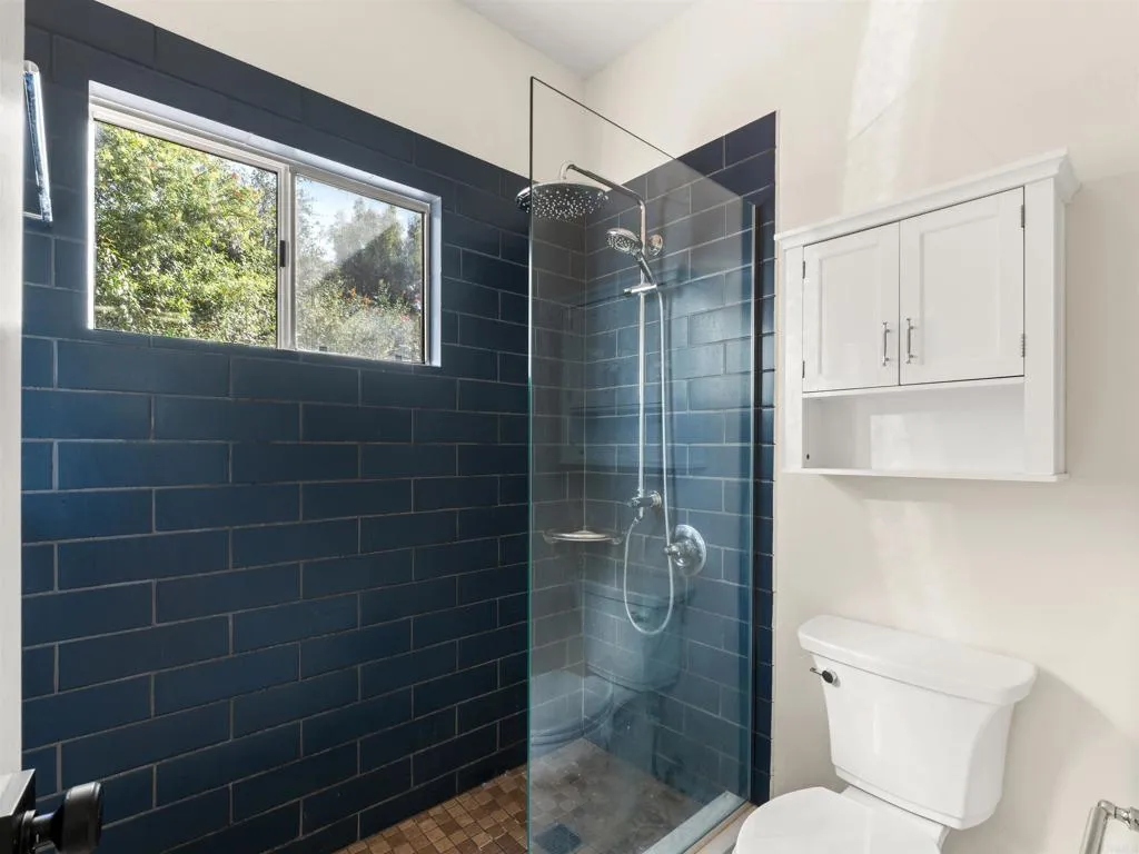 https://cdn.realtyfeed.com/cdn/127/307080735/382462bc857f8c7fbb189b9298d8fda6.webp